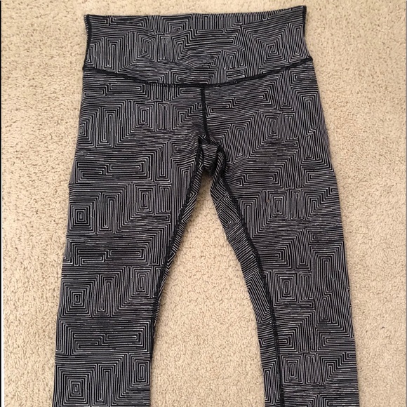 lululemon athletica Pants - Lululemon mid-rise wunder under crop size 8
